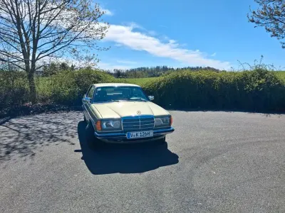 Gebraucht Mercedes 230 109 PS (80 kW) 1980 Grün Coupé