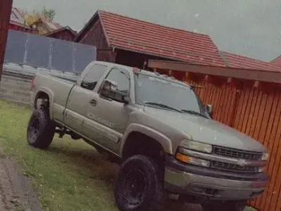 Gebraucht Chevrolet Silverado 408 PS (300 kW) 2002 Schwarz SUV