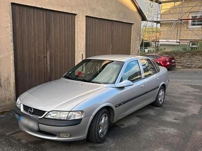 Gebraucht Opel Vectra 100 PS (73 kW) 1998 Grau Limousine