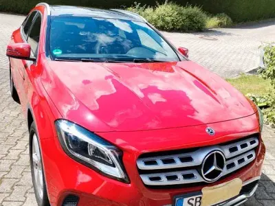 Gebraucht Mercedes GLA180 Edition 122 PS (89 kW) 2019 Rot SUV