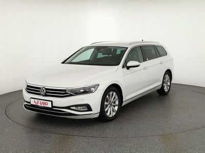 Pure white Gebraucht 2021 VW Passat Elegance Kombi | 27.950 € (Teuer)