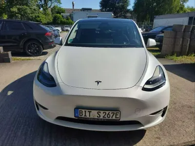 Gebraucht Tesla Model Y 152 kW (208 PS) 2023 Weiß SUV