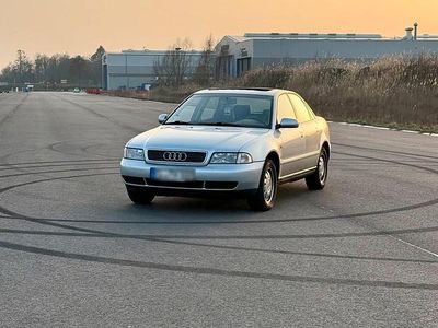 Gebraucht Audi A4 101 PS (74 kW) 1997 Silber Limousine