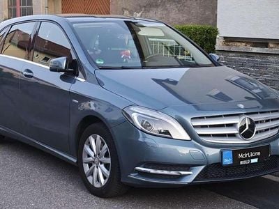 Usata Mercedes B200 156 CV (114 kW) 2012 Blu Monovolume