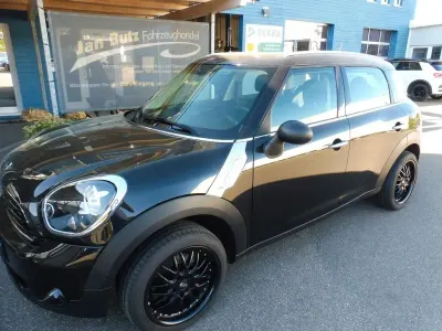 Usata Mini One Countryman Pepper 98 CV (72 kW) 2014 Nero SUV