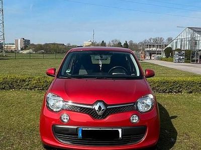 Second-hand Renault Twingo SE 69 CP (50 kW) 2017 Roșu Hatchback