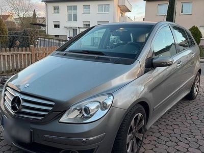 Mercedes B200