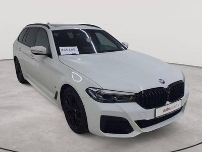 Gebraucht BMW 520 M Sport 190 PS (139 kW) 2021 Alpinweiß Kombi
