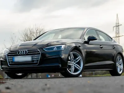 Gebraucht Audi A5 Sportback Comfort 190 PS (139 kW) 2019 Schwarz Kleinwagen