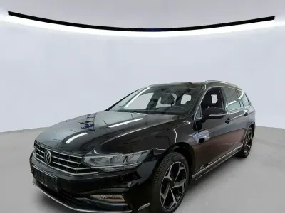 Gebraucht VW Passat R-line 190 PS (139 kW) 2022 Schwarz Kombi