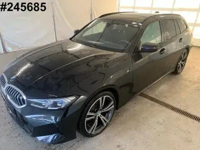 Gebraucht BMW 320 M Sport 190 PS (139 kW) 2024 Black sapphire metallic Kombi