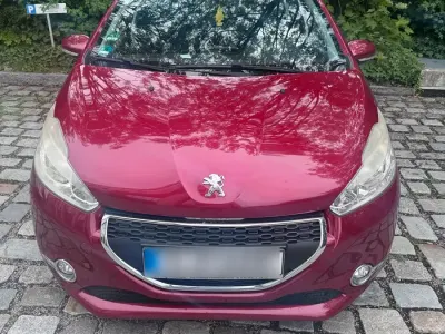 Gebraucht Peugeot 208 95 PS (69 kW) 2012 Rot Kleinwagen