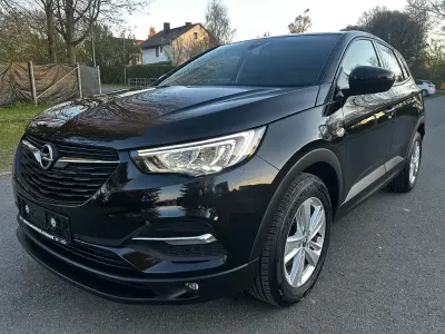 Używany Opel Grandland X 131 KM (96 kW) 2019 Czarny SUV