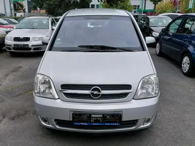 Gebraucht Opel Meriva 101 PS (74 kW) 2004 Silber Van / Kleinbus