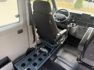 Gebraucht Renault Master 120 PS (88 kW) 2010 Silber Van / Kleinbus