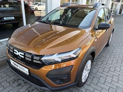 Second-hand Dacia Sandero Essentiel 101 CP (74 kW) 2024 Portocaliu Berlinǎ