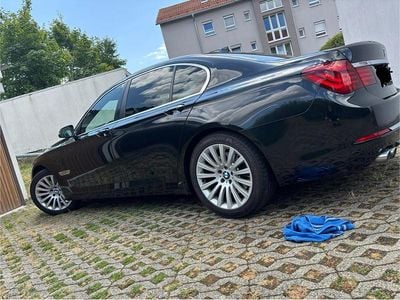 BMW 730