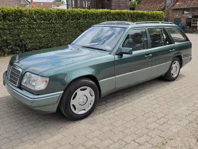 Gebraucht Mercedes E200 136 PS (100 kW) 1994 Grün Kombi