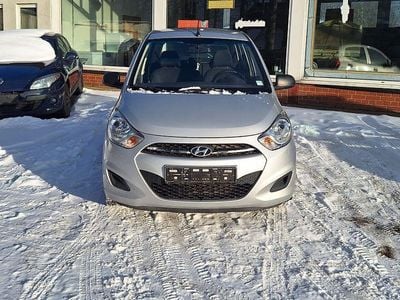 Gebraucht Hyundai i10 Edition 69 PS (50 kW) 2013 Silber Kleinwagen