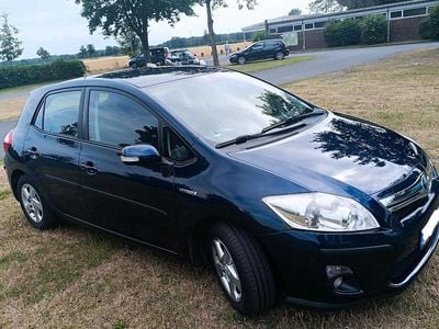 Blau Gebraucht 2010 Toyota Auris Hybrid Limousine | 6.200 € (Etwas zu teuer)