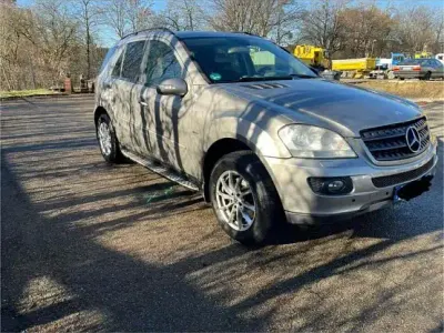 Gebraucht Mercedes ML350 272 PS (200 kW) 2006 Grau SUV