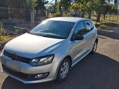 Gebraucht VW Polo 90 PS (66 kW) 2013 Silber Kleinwagen