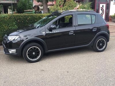 Gebraucht Dacia Sandero Stepway 90 PS (66 kW) 2015 Schwarz Limousine