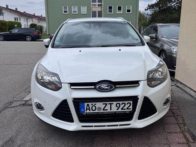 Usata Ford Focus 140 CV (102 kW) 2014 Bianco Berlina