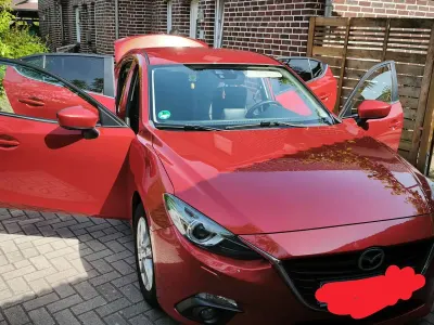 Gebraucht Mazda 3 Center-Line 120 PS (88 kW) 2015 Rot Limousine