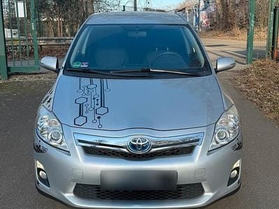 Gebraucht Toyota Auris Hybrid 99 PS (72 kW) 2010 Silber Limousine
