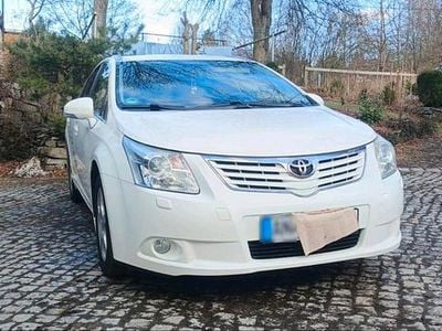 Gebraucht Toyota Avensis 126 PS (92 kW) 2010 Weiß Kombi