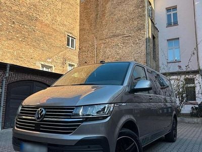 Gebraucht VW Caravelle 150 PS (110 kW) 2021 Gold Van / Kleinbus