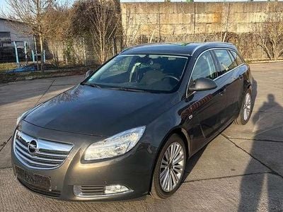 Gebraucht Opel Insignia Innovation 160 PS (117 kW) 2012 Grau Kombi