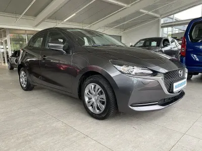 Gebraucht Mazda 2 Center-Line 75 PS (55 kW) 2023 Machine gray (metallic) Kleinwagen