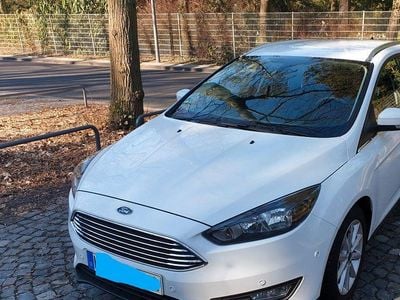 Gebraucht Ford Focus Titanium 125 PS (91 kW) 2016 Weiß Limousine