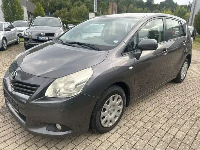 Gebraucht Toyota Verso Life 126 PS (92 kW) 2010 Grau Van / Kleinbus