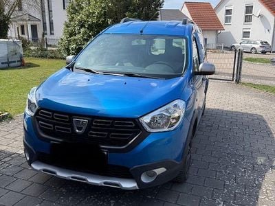 Gebraucht Dacia Dokker Stepway 131 PS (96 kW) 2019 Blau Van / Kleinbus