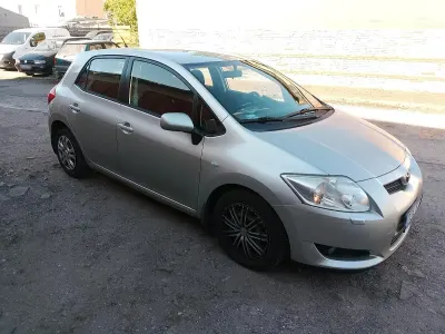 Brugt Toyota Auris 90 HK (66 kW) 2008 Sølv Hatchback