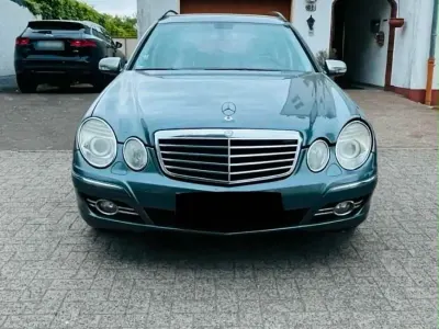 Używany Mercedes E220 170 KM (125 kW) 2007 Zielony Kombi