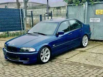 Gebraucht BMW 318 M Sport 118 PS (86 kW) 2001 Blau Limousine