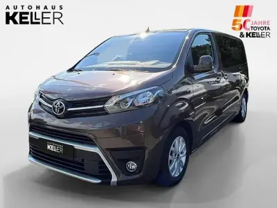 Gebraucht Toyota Proace Verso Team 177 PS (130 kW) 2022 Brown rich oak Kombi