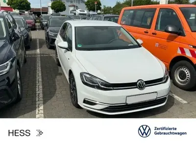 Gebraucht VW Golf VII Comfortline 116 PS (85 kW) 2019 Pure white Limousine