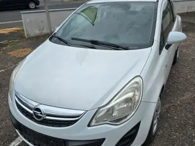 Gebraucht Opel Corsa Edition 69 PS (50 kW) 2012 Weiß Kleinwagen