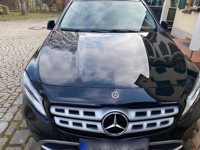 Second-hand Mercedes GLA200 Urban 156 CP (114 kW) 2018 Negru SUV