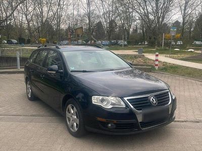 Gebraucht VW Passat 105 PS (77 kW) 2008 Schwarz Kombi
