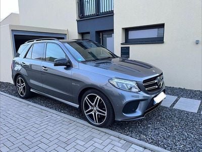 Grau Gebraucht 2016 Mercedes GLE500 AMG line SUV | 32.999 € (Guter Preis)