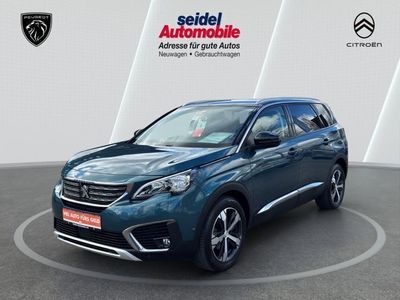 Grün Gebraucht 2017 Peugeot 5008 Allure Van / Kleinbus | 15.850 € (Teuer)