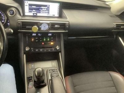 Lexus IS300h