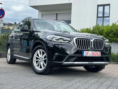Gebraucht BMW X3 Sport Line 184 PS (135 kW) 2024 Schwarz ii/bonnet fluid black SUV