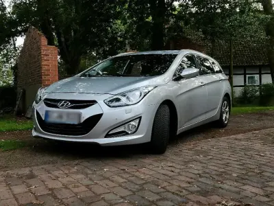 Gebraucht Hyundai i40 116 PS (85 kW) 2013 Silber Kombi